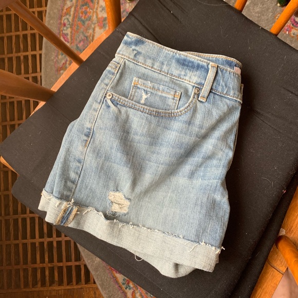 LOFT light wash distressed jean shorts - Picture 6 of 8